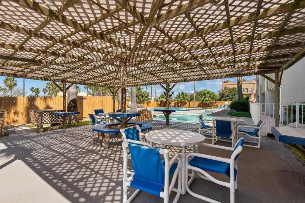 2 Bed 2 Bath Condo By Beach With Resort Pool جنوب جزيرة بادري المظهر الخارجي الصورة